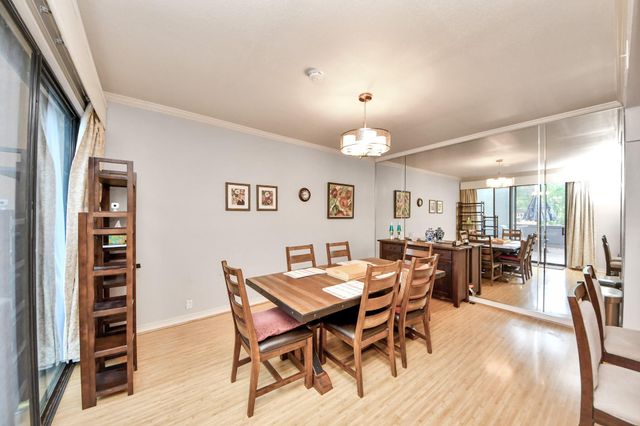 330 Litchfield Lane 37, Houston, TX 77024