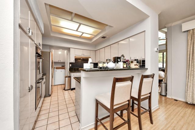 330 Litchfield Lane 37, Houston, TX 77024