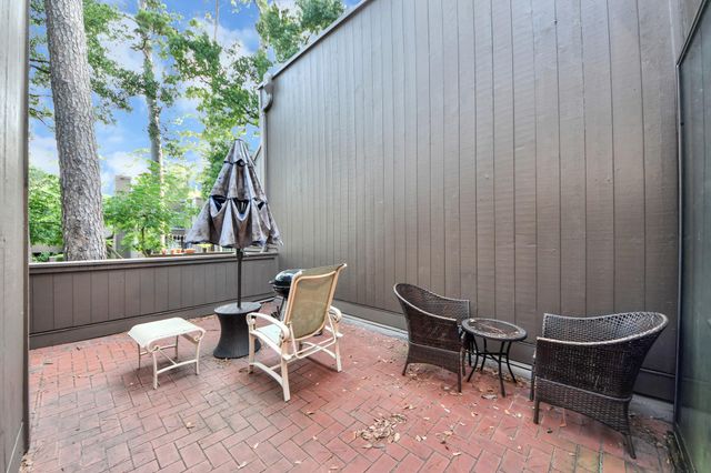 330 Litchfield Lane 37, Houston, TX 77024