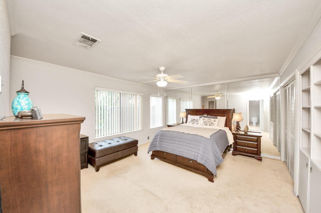 330 Litchfield Lane 37, Houston, TX 77024