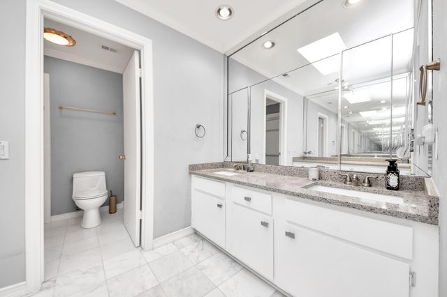 330 Litchfield Lane 37, Houston, TX 77024