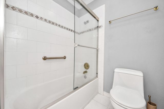 330 Litchfield Lane 37, Houston, TX 77024