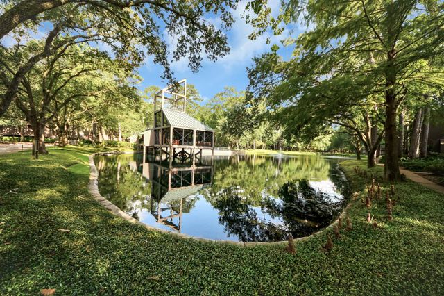 330 Litchfield Lane 37, Houston, TX 77024
