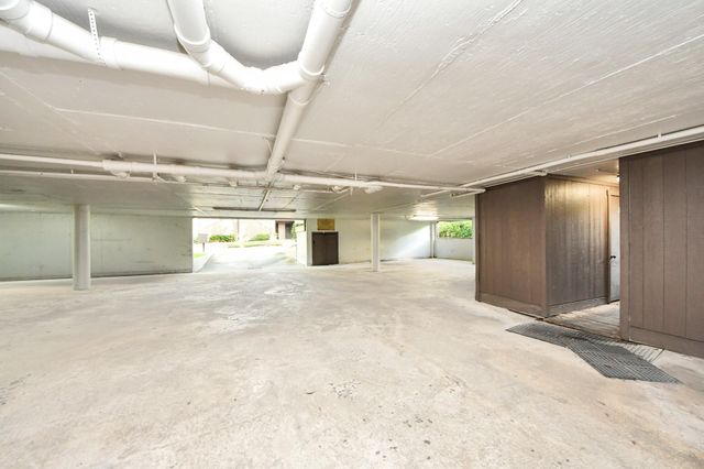 330 Litchfield Lane 37, Houston, TX 77024