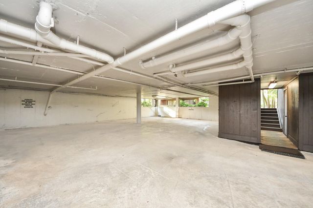 330 Litchfield Lane 37, Houston, TX 77024