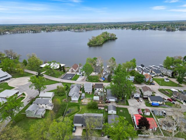 8532 E Wesley Lane, North Webster, IN 46555