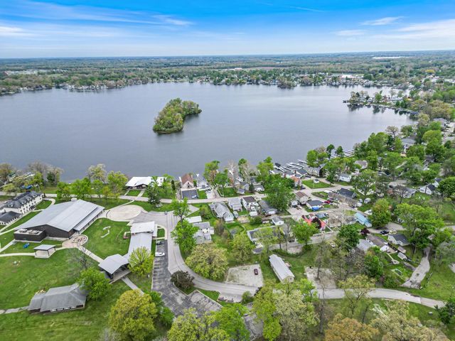 8532 E Wesley Lane, North Webster, IN 46555