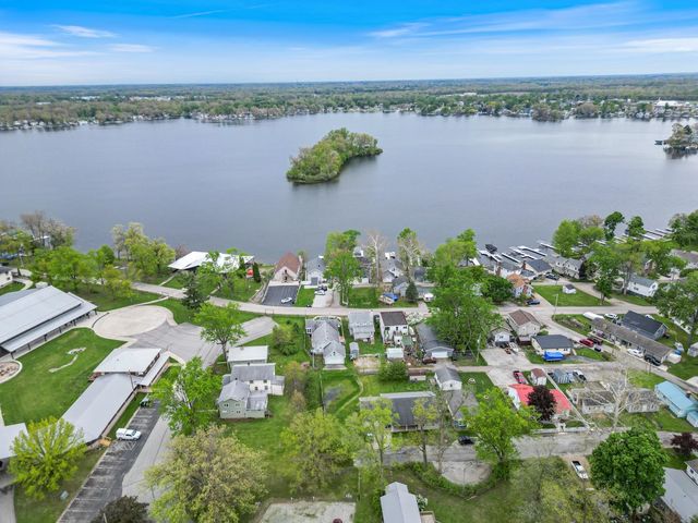 8532 E Wesley Lane, North Webster, IN 46555