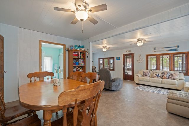 8532 E Wesley Lane, North Webster, IN 46555