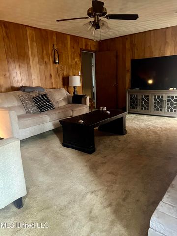 5636 Ridgewood Road, Jackson, MS 39211