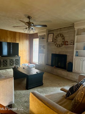 5636 Ridgewood Road, Jackson, MS 39211