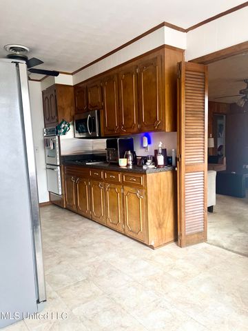 5636 Ridgewood Road, Jackson, MS 39211