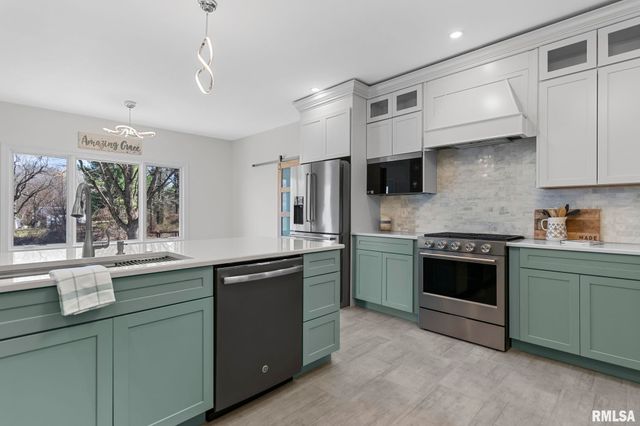 10 The Elms Lane, Springfield, IL 62712