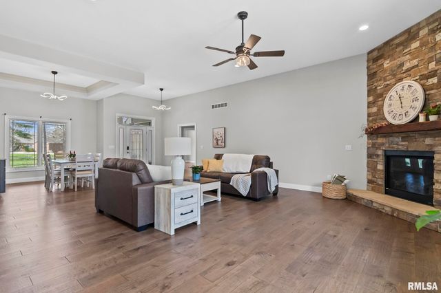 10 The Elms Lane, Springfield, IL 62712