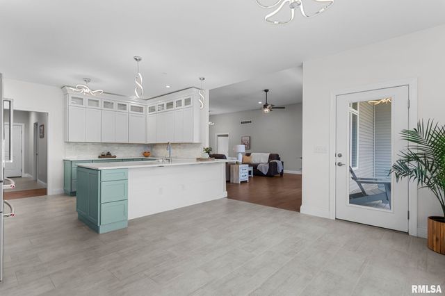 10 The Elms Lane, Springfield, IL 62712