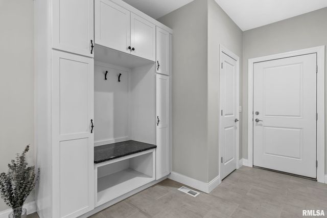 10 The Elms Lane, Springfield, IL 62712