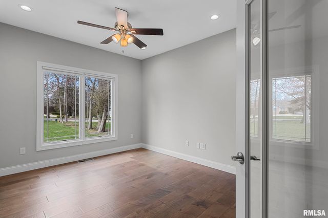 10 The Elms Lane, Springfield, IL 62712