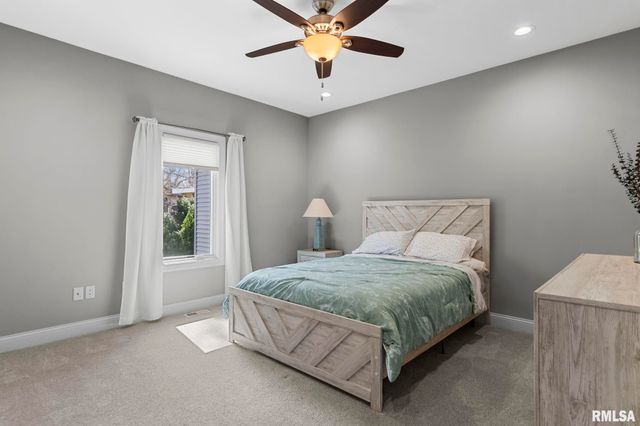 10 The Elms Lane, Springfield, IL 62712