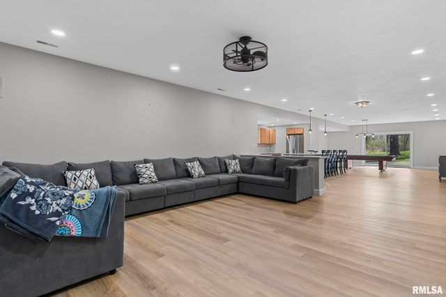 10 The Elms Lane, Springfield, IL 62712