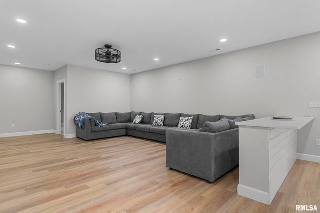 10 The Elms Lane, Springfield, IL 62712