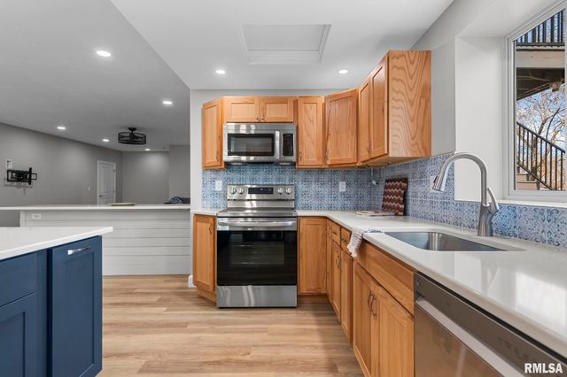 10 The Elms Lane, Springfield, IL 62712