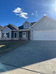 709 Lindsey Brooke Trace, Bonaire, GA 31005