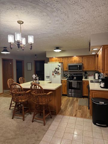 24975 Coshocton Road, Howard, OH 43028