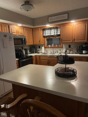 24975 Coshocton Road, Howard, OH 43028