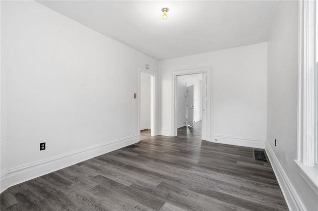 52 Oakwood Road, Crafton, PA 15205