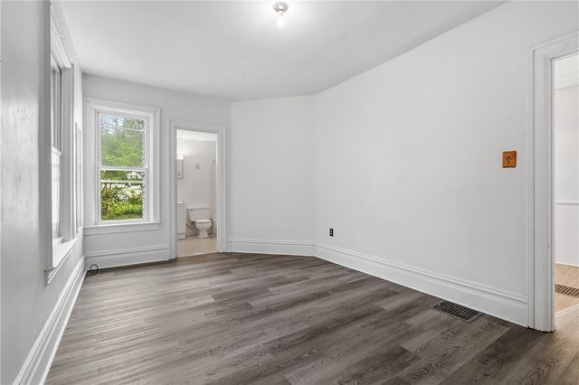 52 Oakwood Road, Crafton, PA 15205