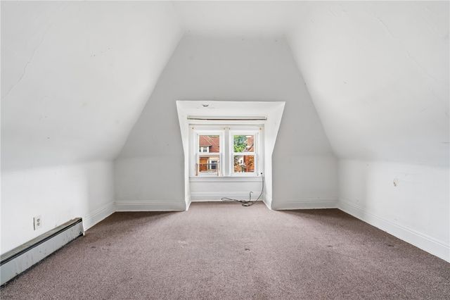 52 Oakwood Road, Crafton, PA 15205
