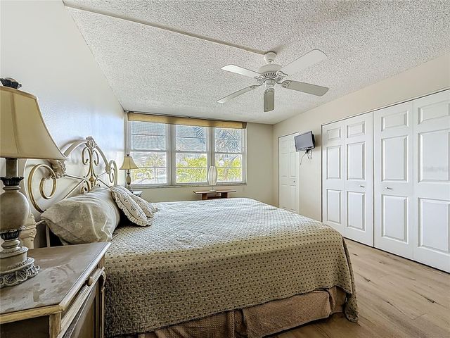 7401 BAY ISLAND DRIVE S 232, South Pasadena, FL 33707