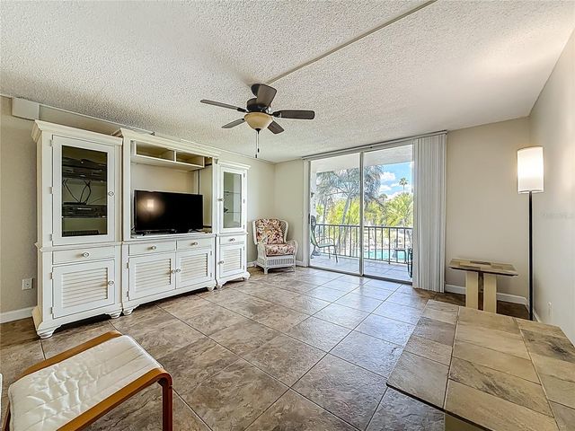 7401 BAY ISLAND DRIVE S 232, South Pasadena, FL 33707
