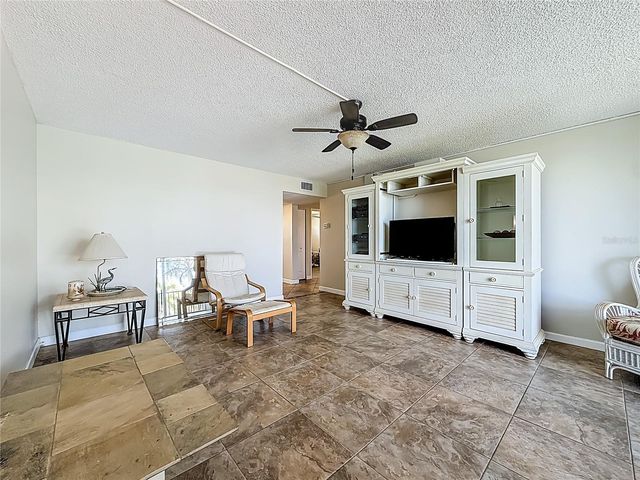 7401 BAY ISLAND DRIVE S 232, South Pasadena, FL 33707