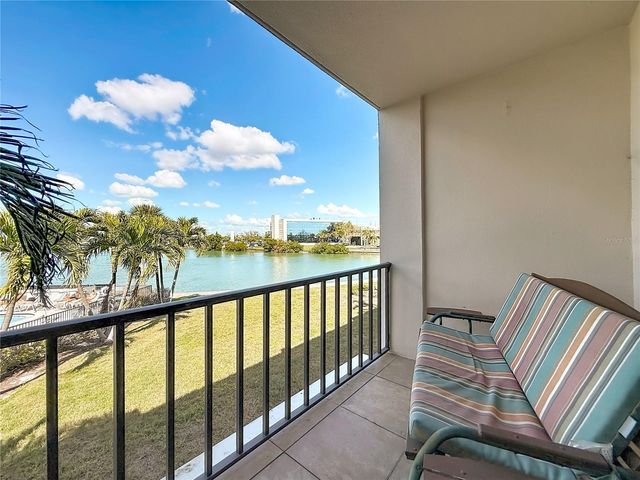 7401 BAY ISLAND DRIVE S 232, South Pasadena, FL 33707