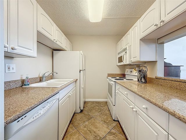 7401 BAY ISLAND DRIVE S 232, South Pasadena, FL 33707