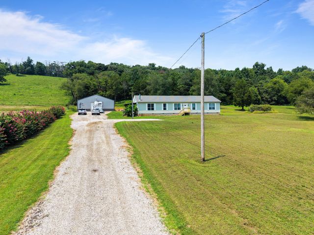 4022 Ella West Cir, Lynnville, TN 38472