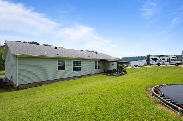 4022 Ella West Cir, Lynnville, TN 38472