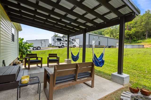 4022 Ella West Cir, Lynnville, TN 38472