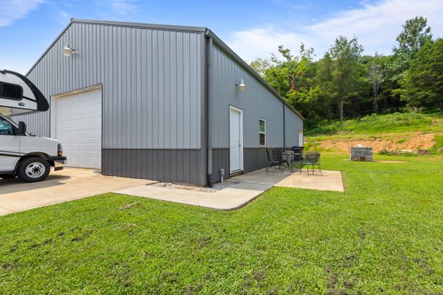4022 Ella West Cir, Lynnville, TN 38472