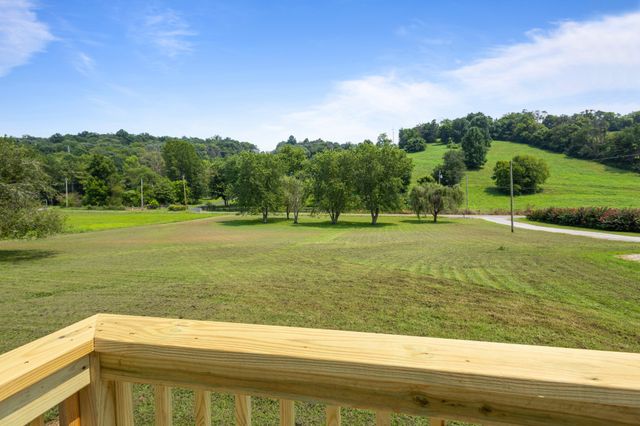 4022 Ella West Cir, Lynnville, TN 38472