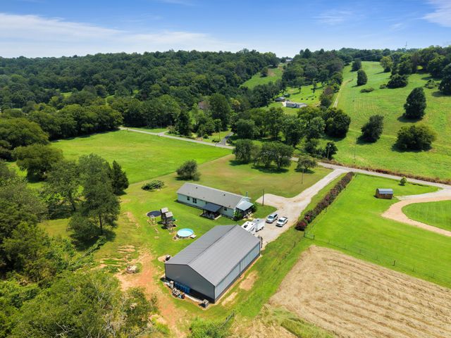 4022 Ella West Cir, Lynnville, TN 38472