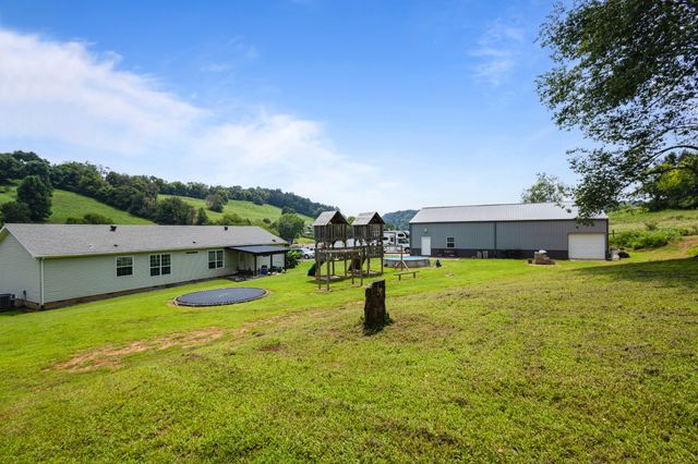 4022 Ella West Cir, Lynnville, TN 38472