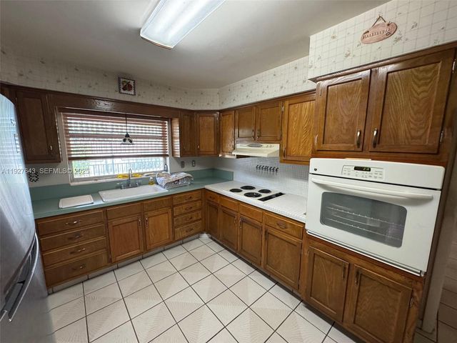 1101 SW 102nd Ct, Miami, FL 33174