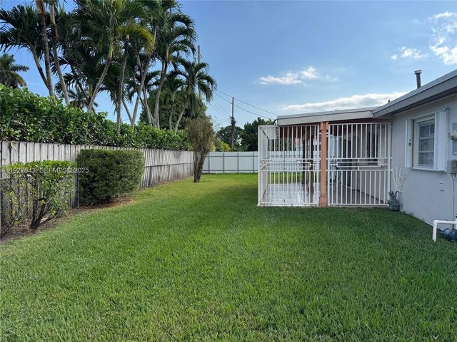 1101 SW 102nd Ct, Miami, FL 33174