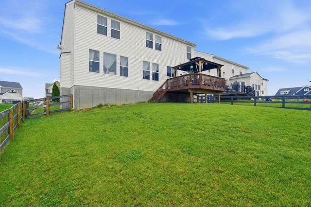 909 Riesling Court, Walton, KY 41094