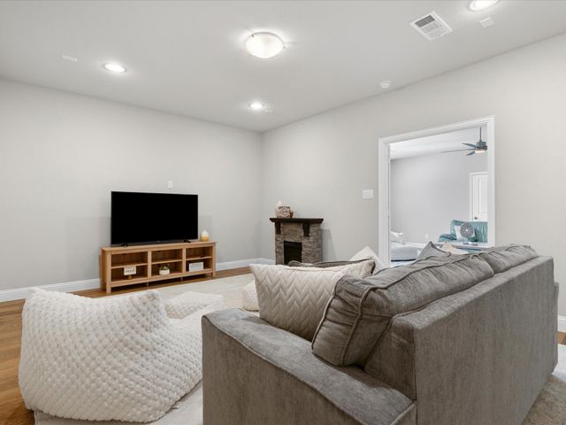 1660 Coventry Court, Farmers Branch, TX 75234