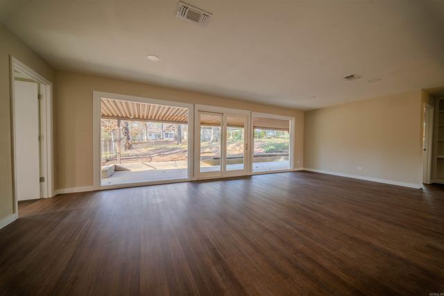 1114 W 4Th St, El Dorado, AR 71730