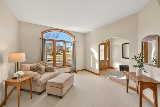 N21W26622 Cattail COURT, Pewaukee, WI 53072