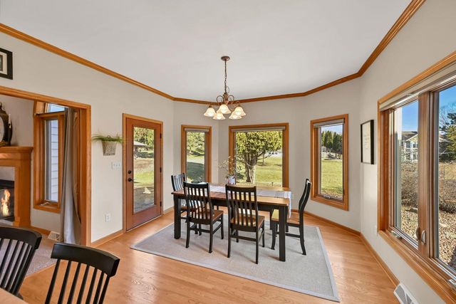 N21W26622 Cattail COURT, Pewaukee, WI 53072